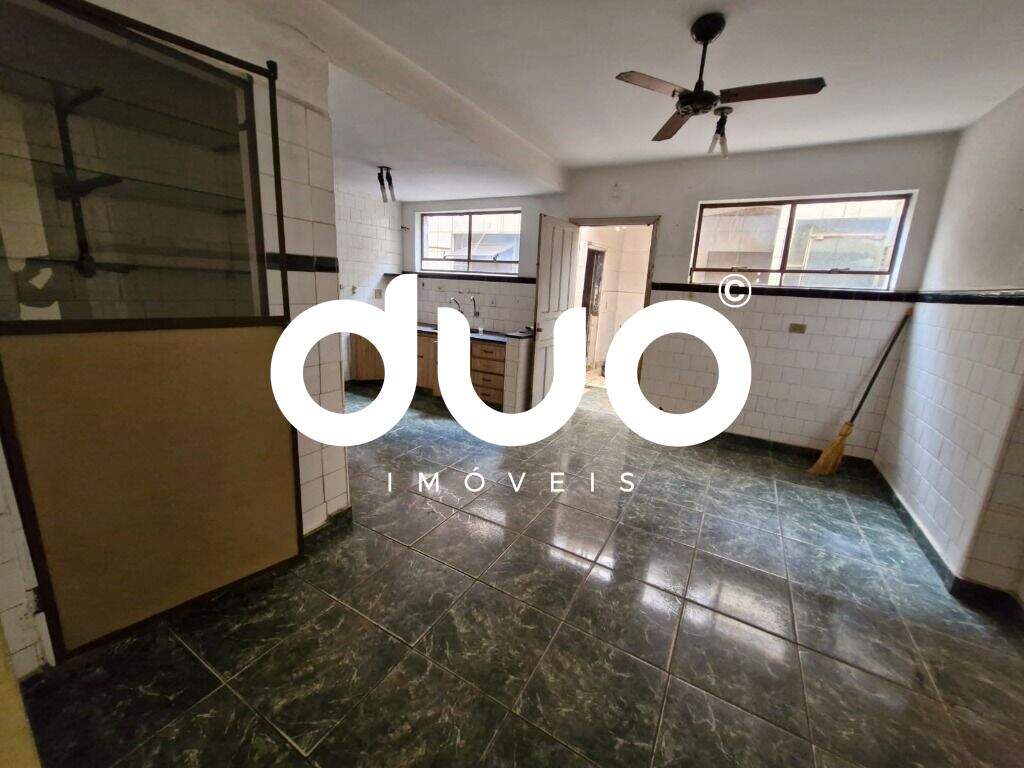 Casa à venda no Centro: 
