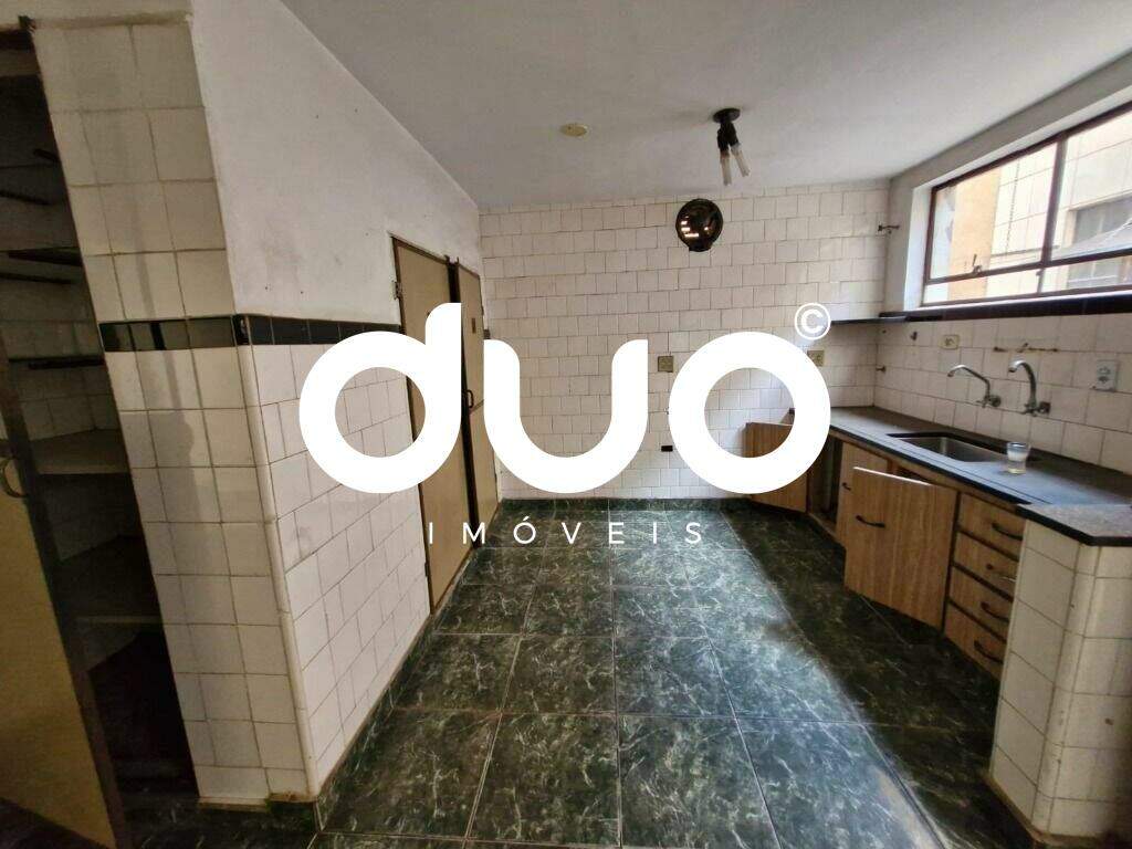Casa à venda no Centro: 