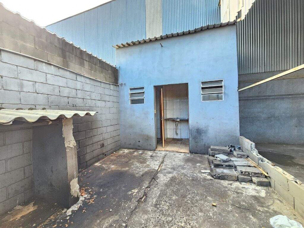 Barracão para aluguel no Jardim Nova Iguaçu: 