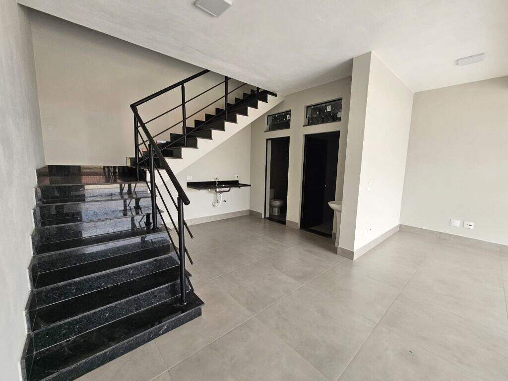 Salão para aluguel no Jardim Nova Iguaçu: 