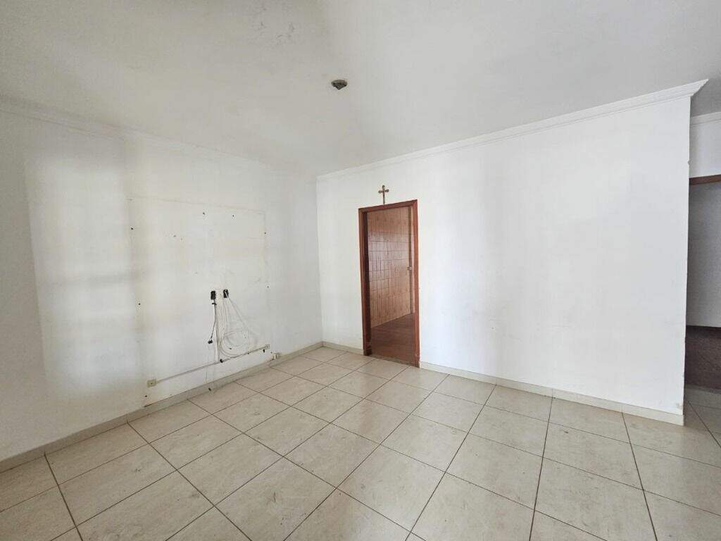Casa para aluguel no Jardim Monumento: 