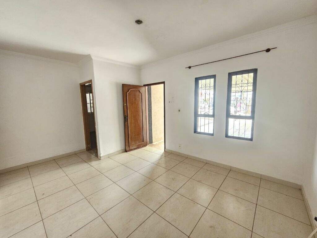 Casa para aluguel no Jardim Monumento: 