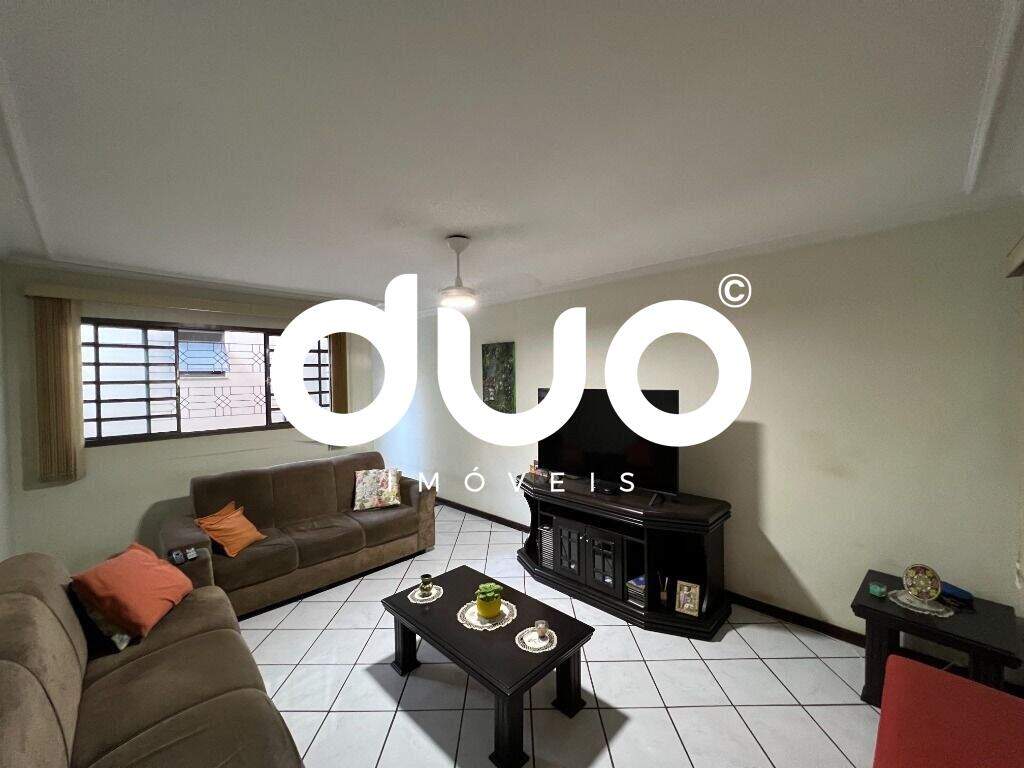 Casa à venda no Parque Água Branca: 