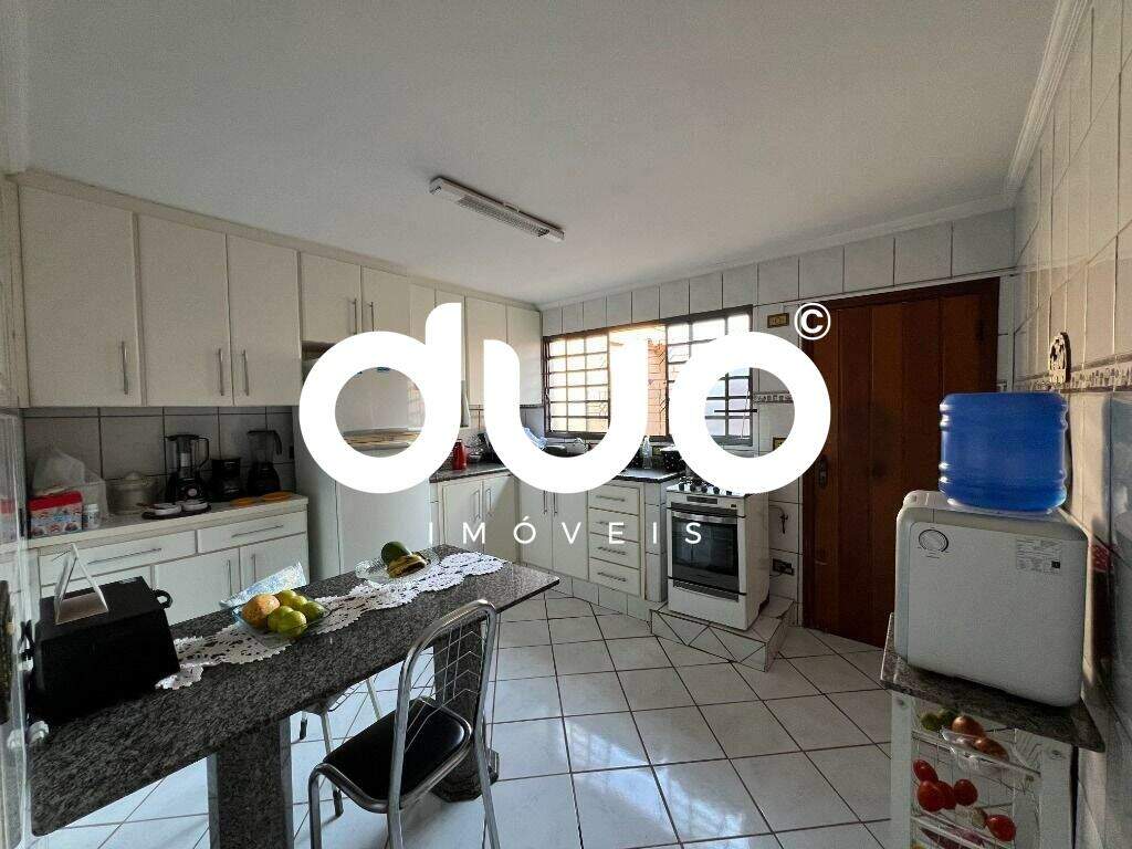 Casa à venda no Parque Água Branca: 