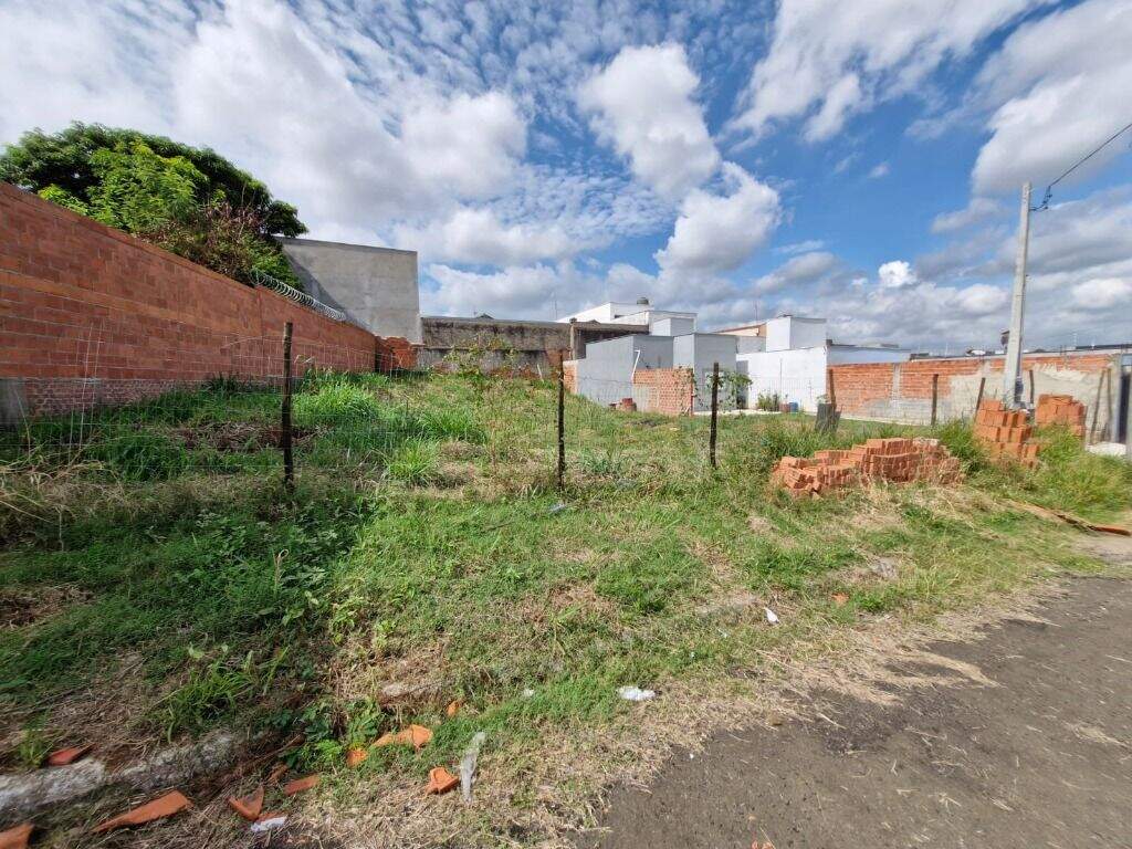 Terreno à venda no Paulicéia: 