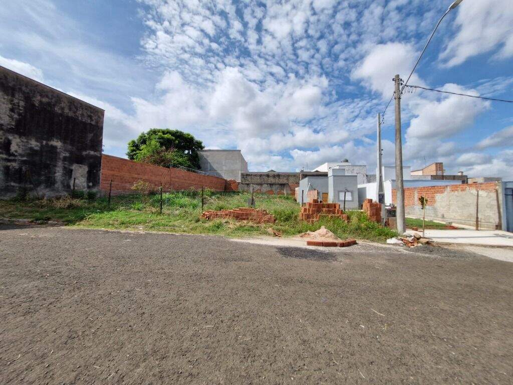 Terreno à venda no Paulicéia: 
