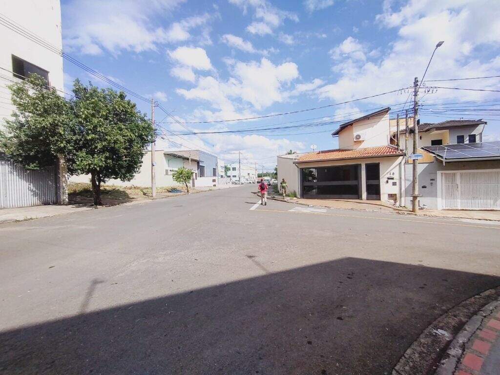Salão para aluguel no Vila Industrial: 