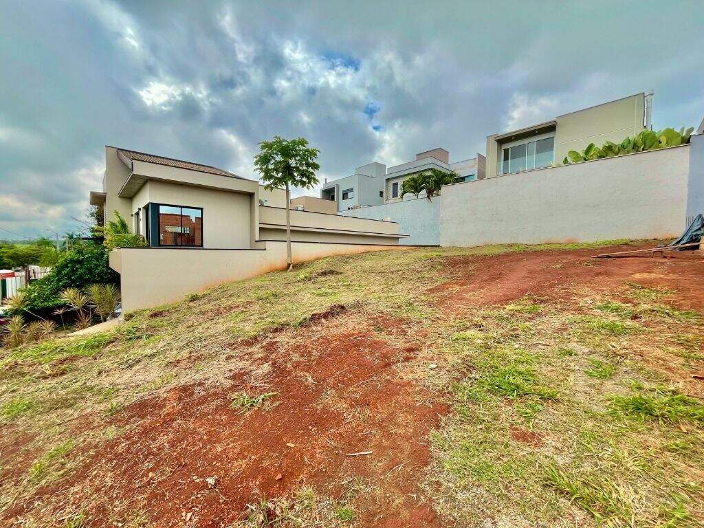 Terreno à venda no Santa Rosa Ipês: 