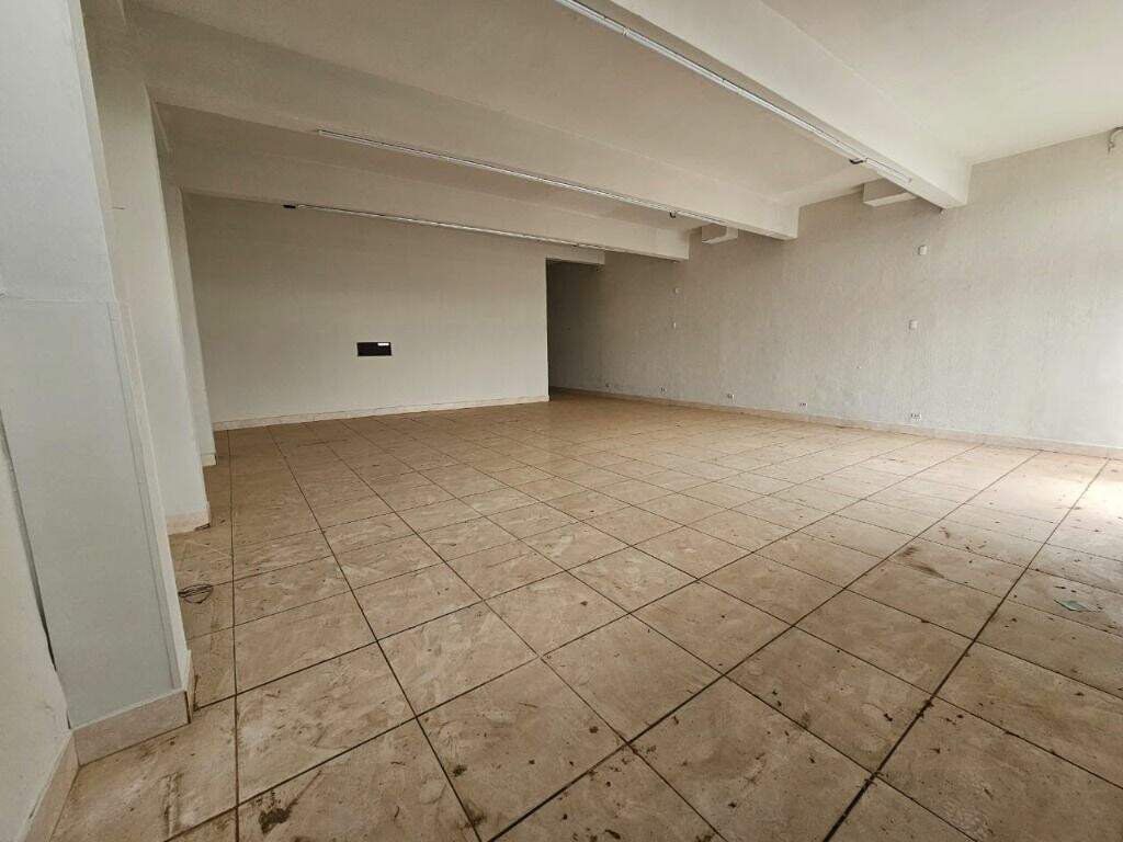 Salão para aluguel no Piracicamirim: 