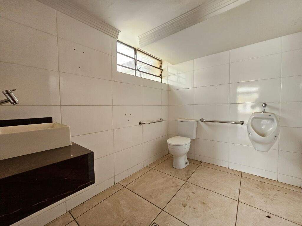 Salão para aluguel no Piracicamirim: 