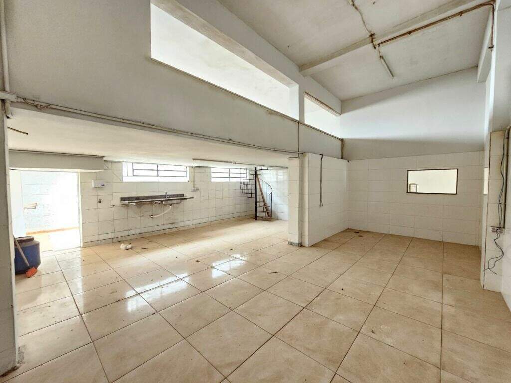 Salão para aluguel no Piracicamirim: 