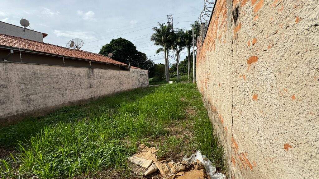 Terreno à venda no Conjunto Residencial Mário Dedini: 