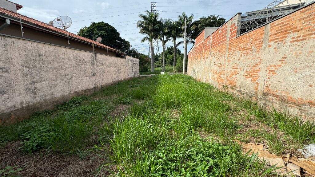 Terreno à venda no Conjunto Residencial Mário Dedini: 