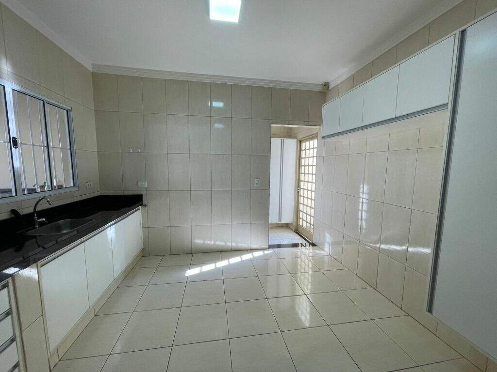 Casa para aluguel no Jardim Astúrias II: 