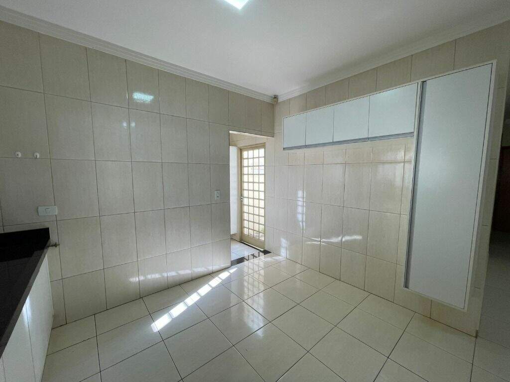 Casa para aluguel no Jardim Astúrias II: 