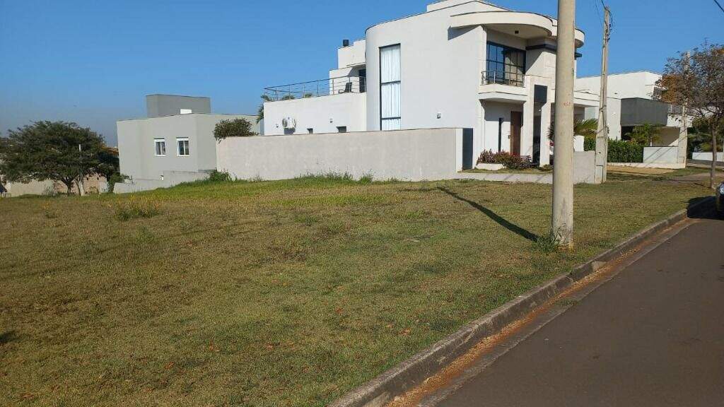 Terreno à venda no Loteamento Residencial e Comercial Villa DAquila: 