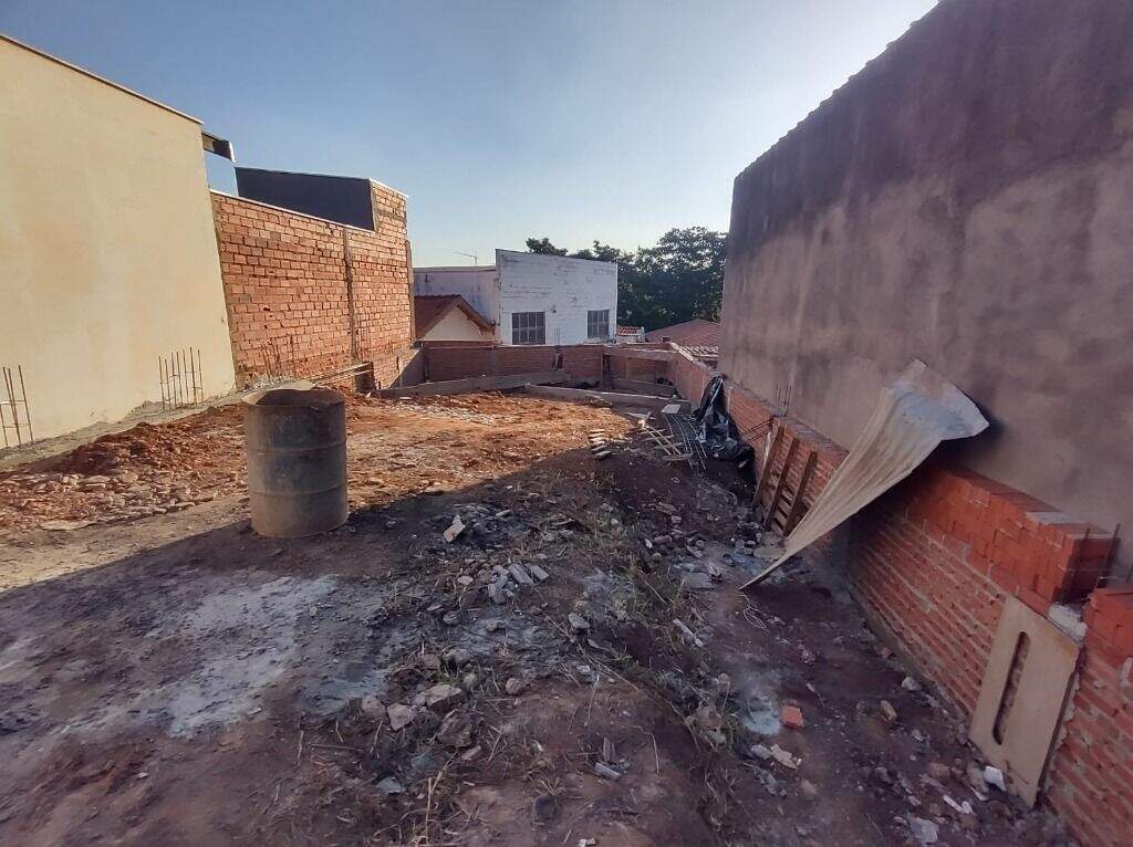 Terreno à venda no Loteamento Santa Rosa: 