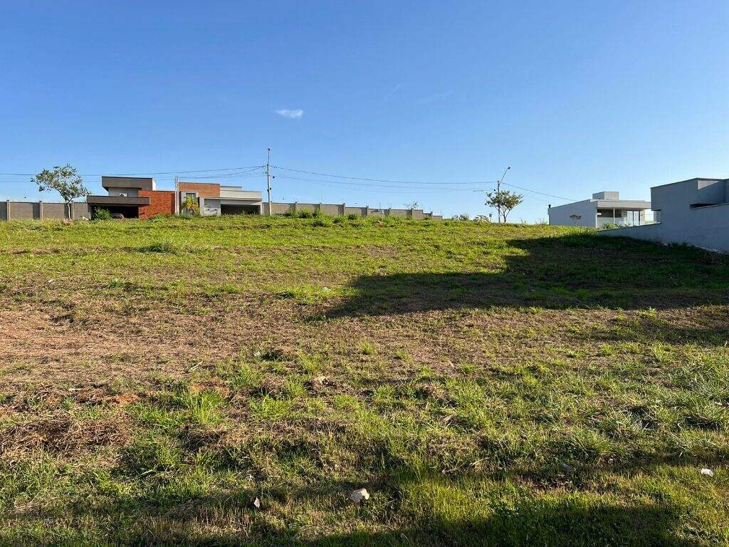 Terreno à venda no Residencial Soleil: 