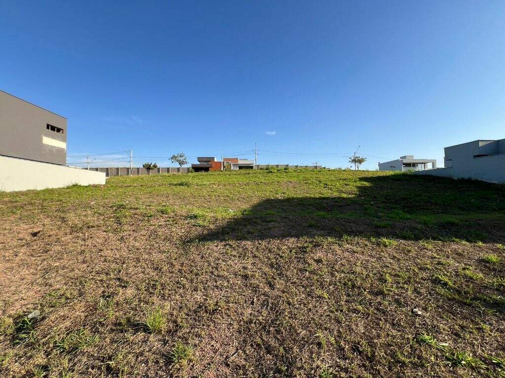 Terreno à venda no Residencial Soleil: 