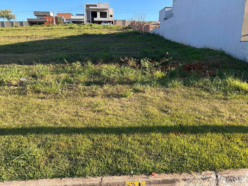 Terreno à venda no Jardim São Francisco: 