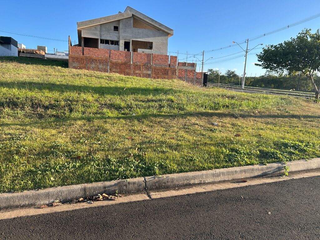 Terreno à venda no Jardim São Francisco: 