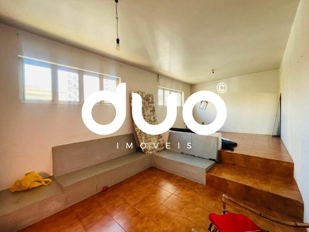Casa à venda no Centro: 