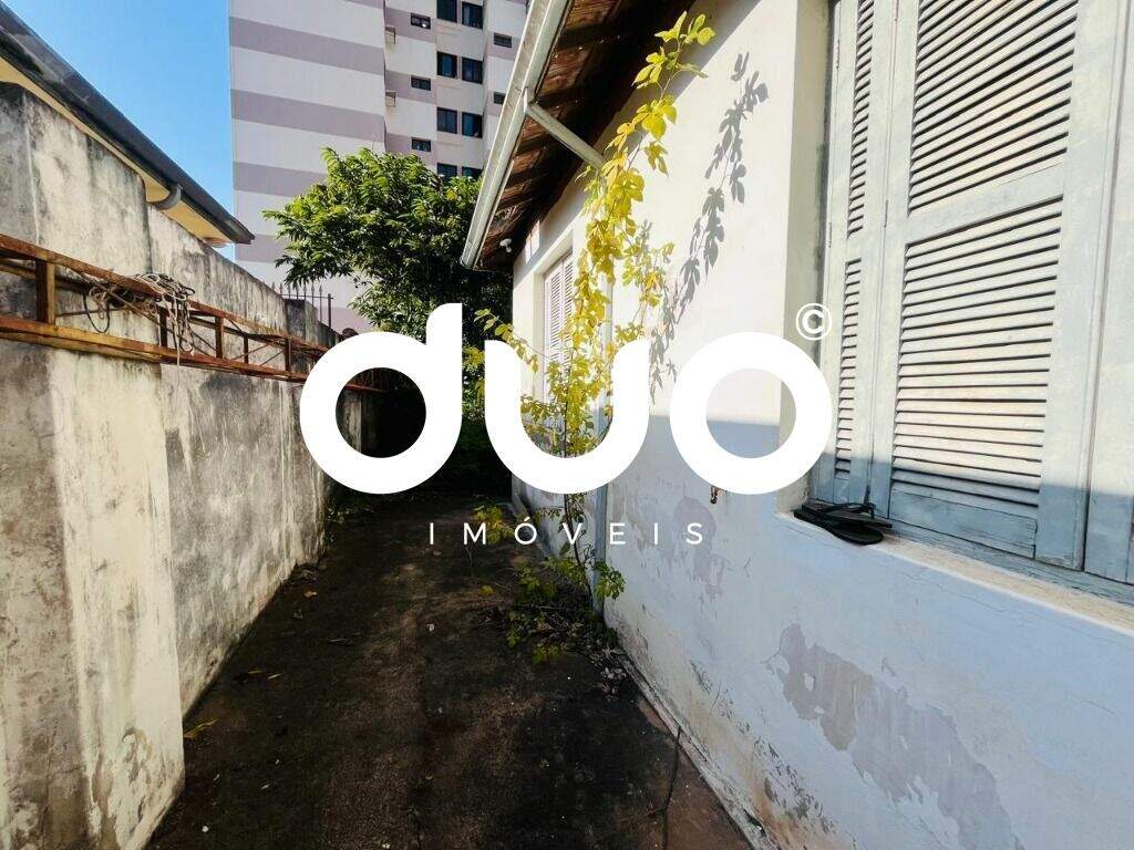 Casa à venda no Centro: 