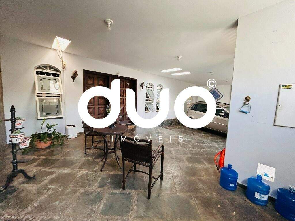 Casa à venda no Centro: 