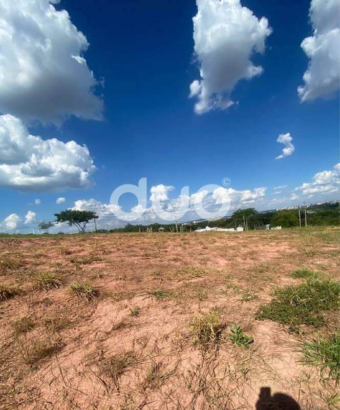 Terreno à venda no Vivendas: 