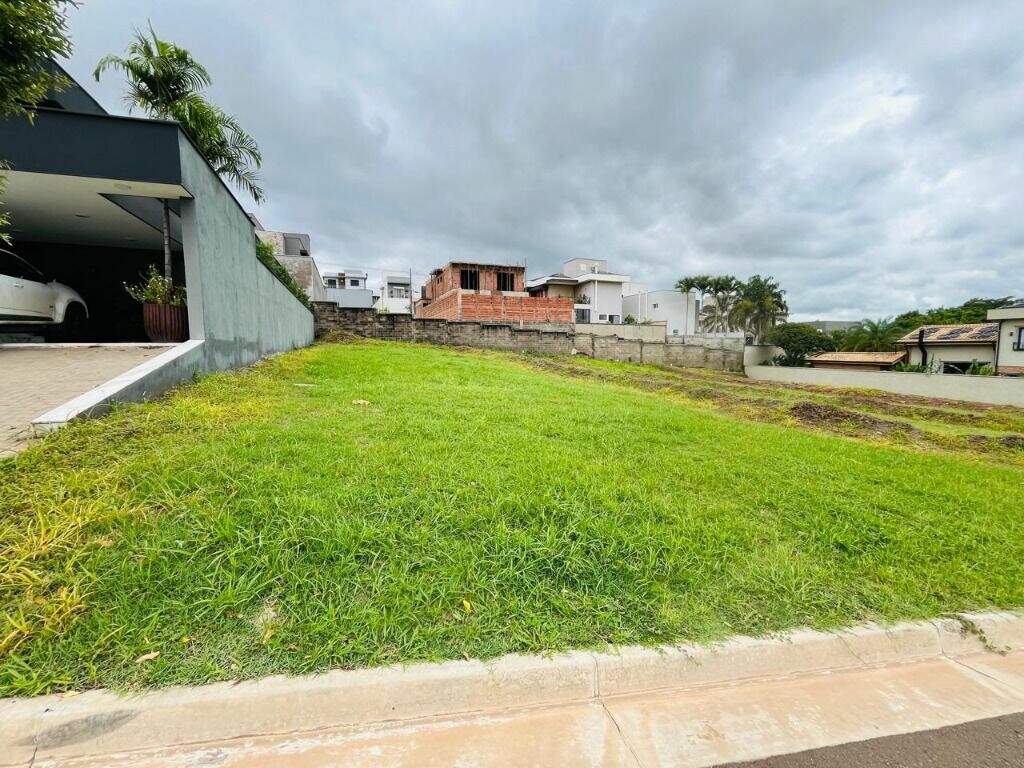Terreno à venda no Jardim Parque Jupiá: 