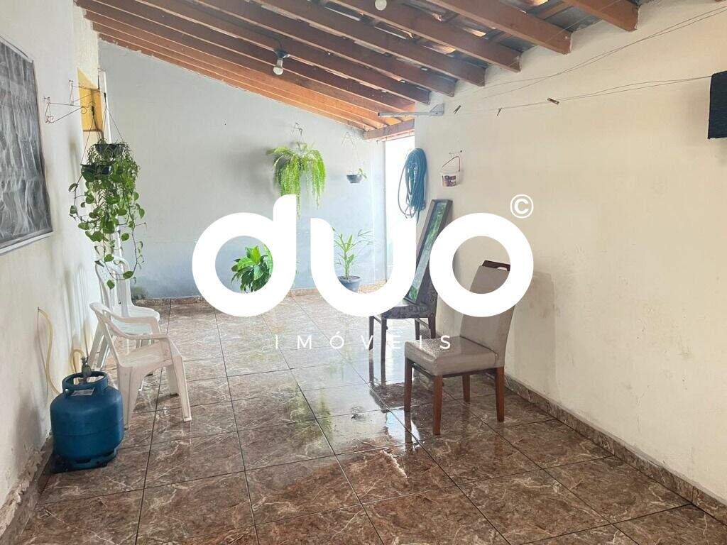 Casa à venda no Santa Terezinha: 