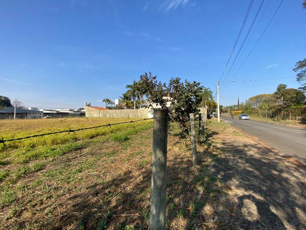 Terreno à venda no Dois Córregos: 