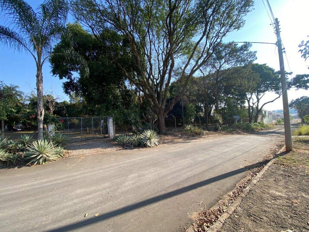 Terreno à venda no Dois Córregos: 