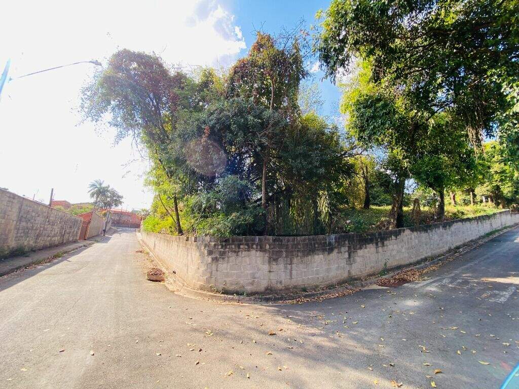 Terreno à venda no Dois Córregos: 