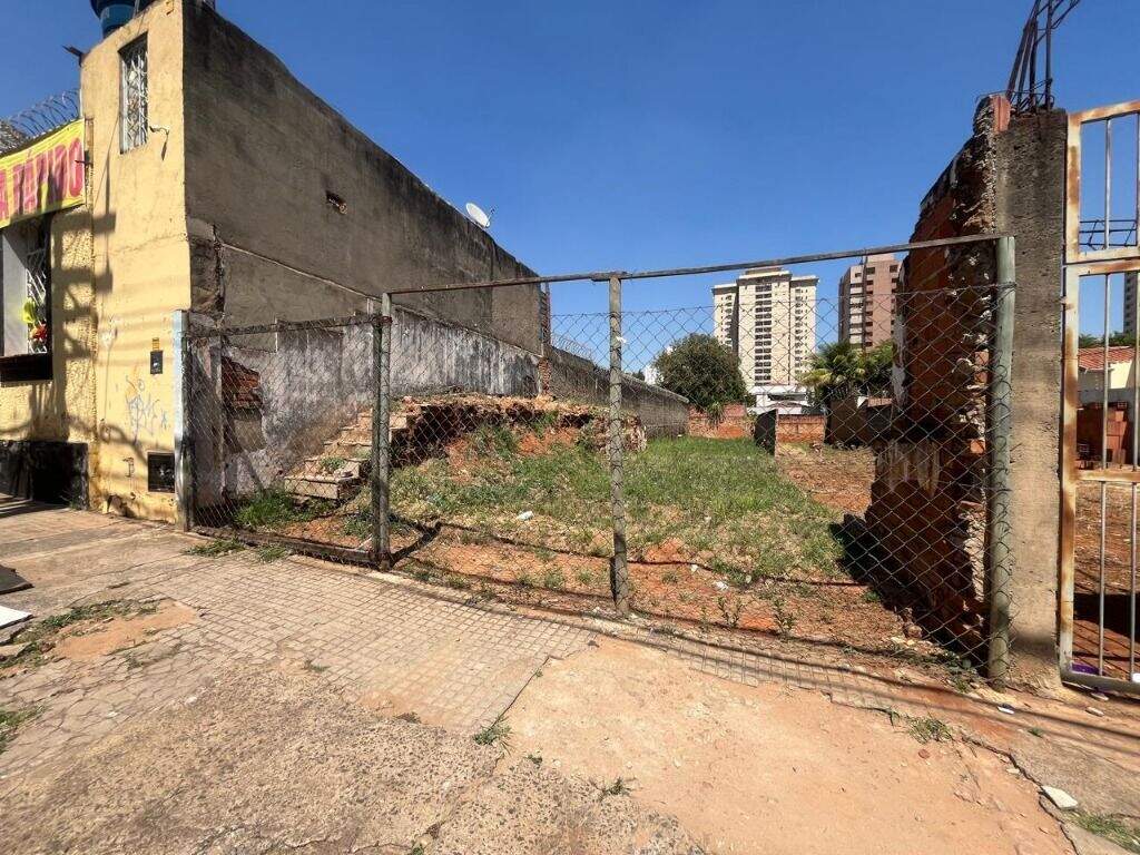 Terreno à venda no Centro: 