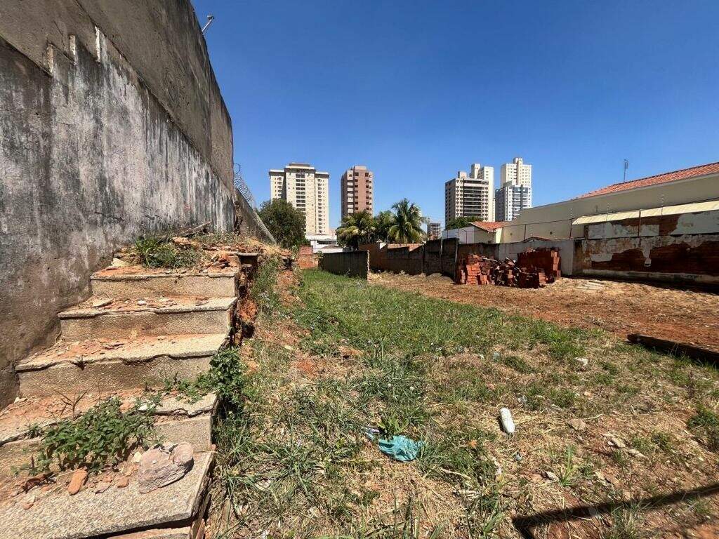 Terreno à venda no Centro: 