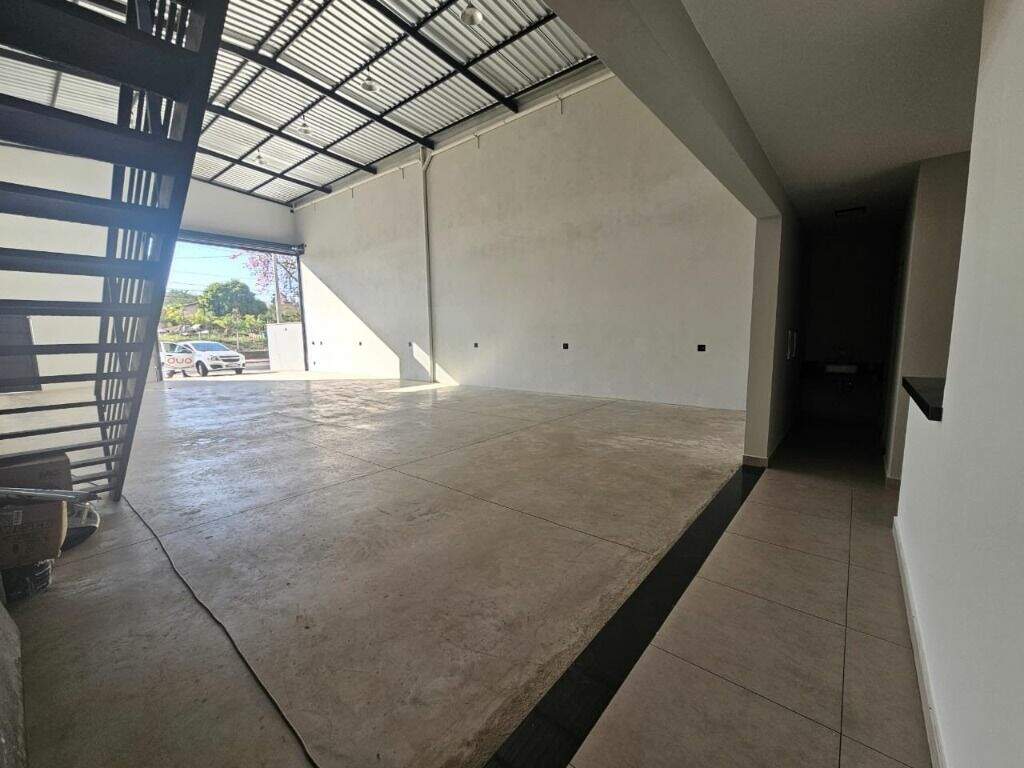 Salão para aluguel no Dois Córregos: 
