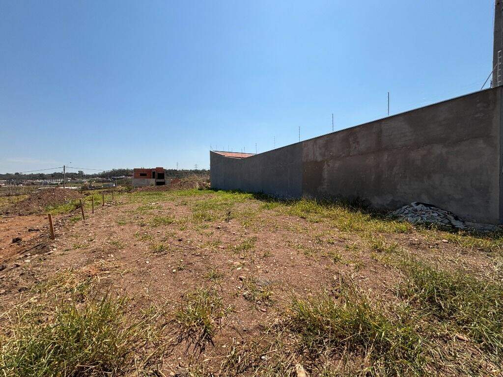 Terreno à venda no Vivendas: 