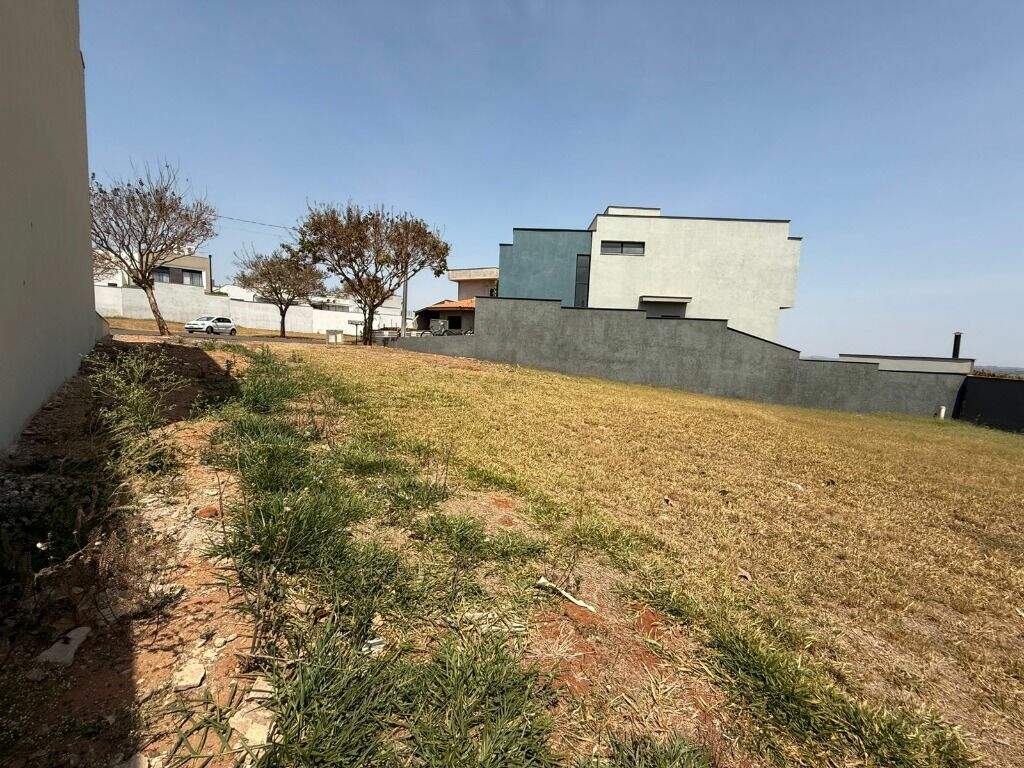 Terreno à venda no Parque Cecap I: 