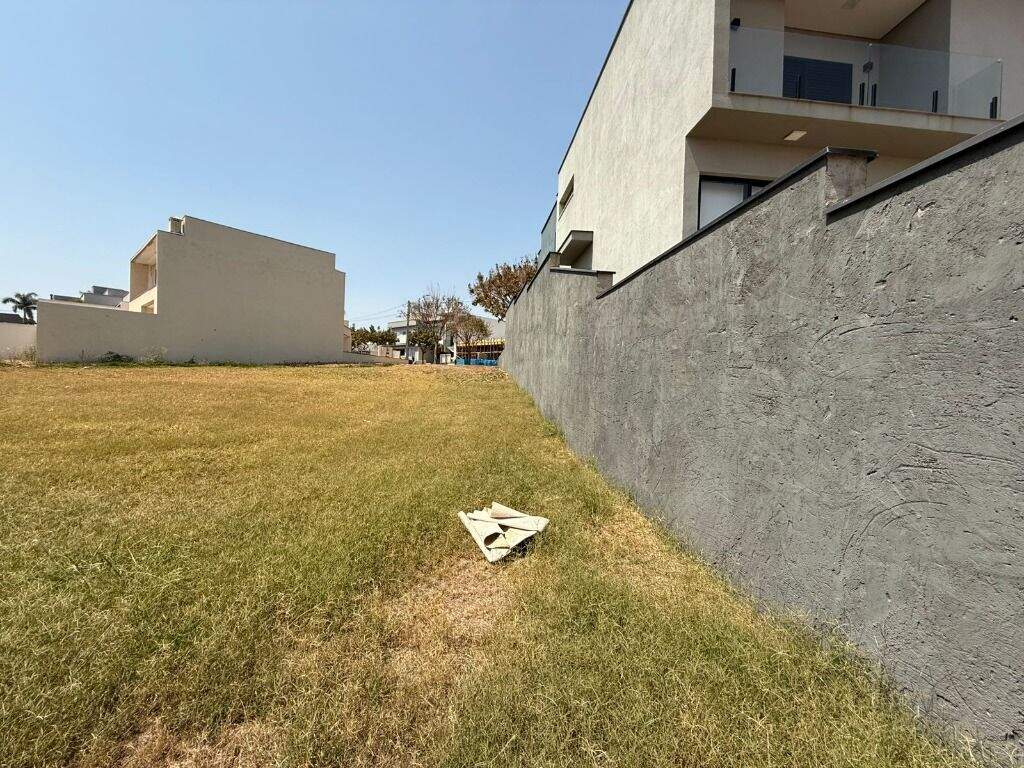 Terreno à venda no Parque Cecap I: 