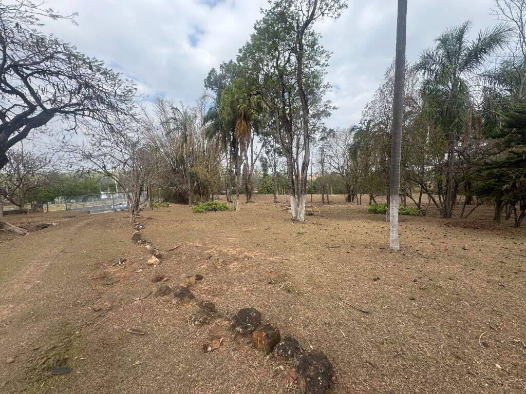 Área à venda no Itapocuguassu: 