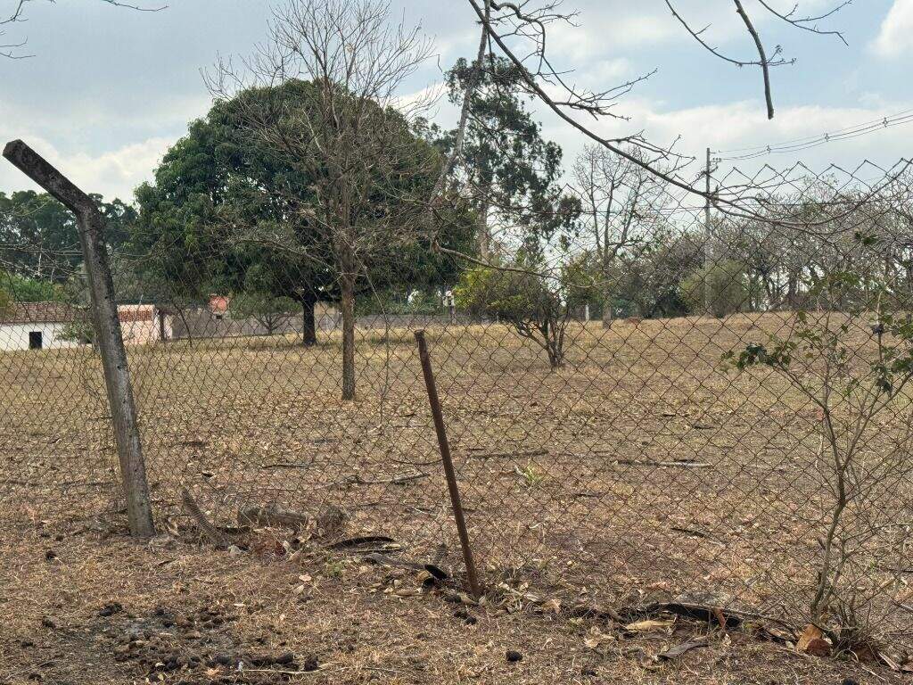 Área à venda no Itapocuguassu: 