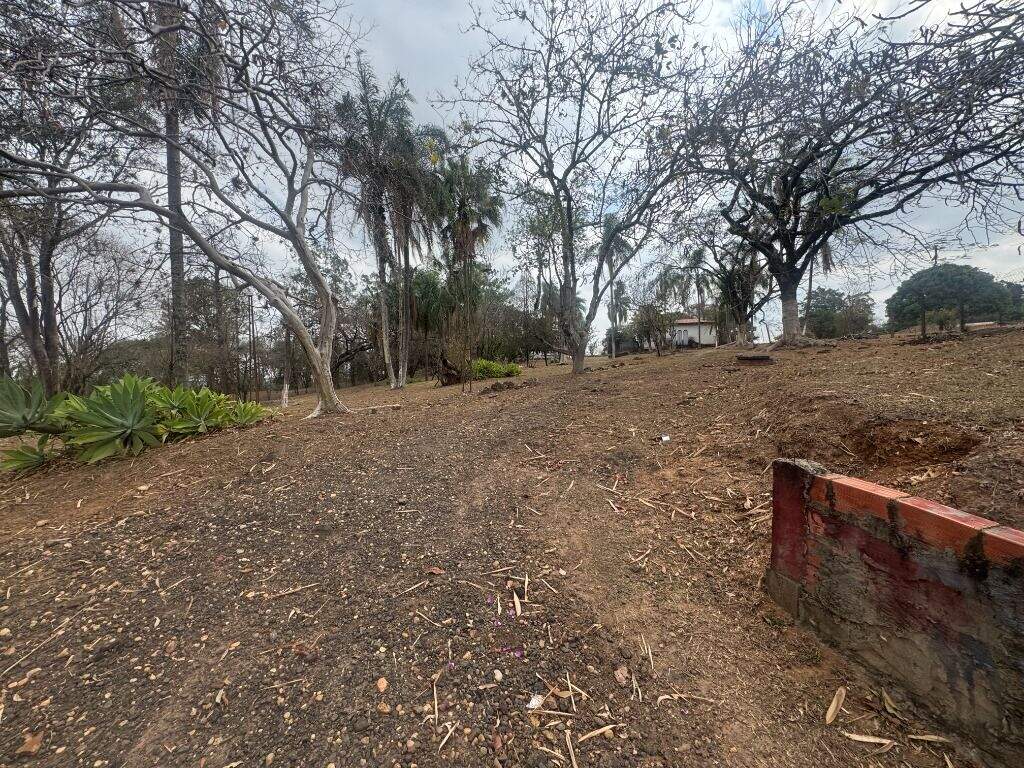 Área à venda no Itapocuguassu: 