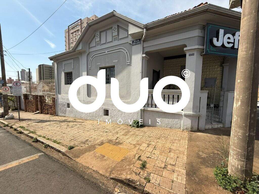 Casa à venda no Centro: 