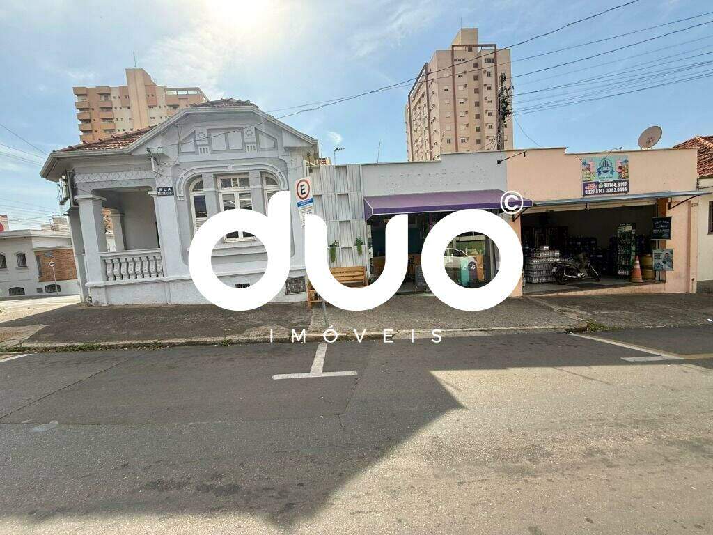 Casa à venda no Centro: 
