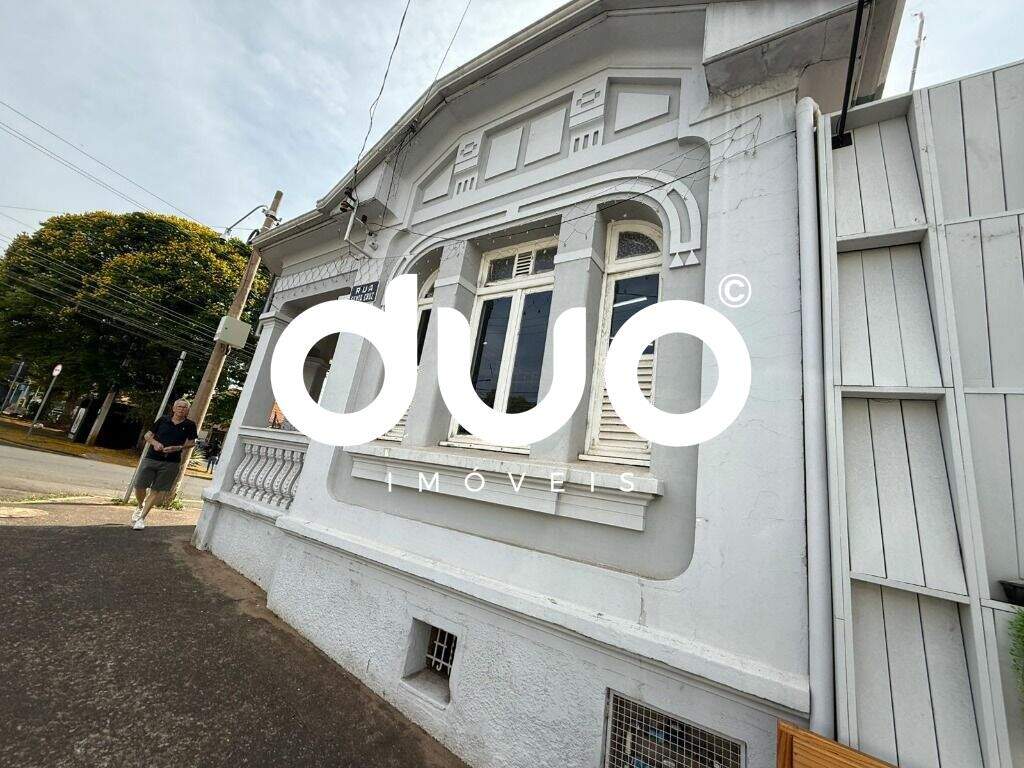 Casa à venda no Centro: 