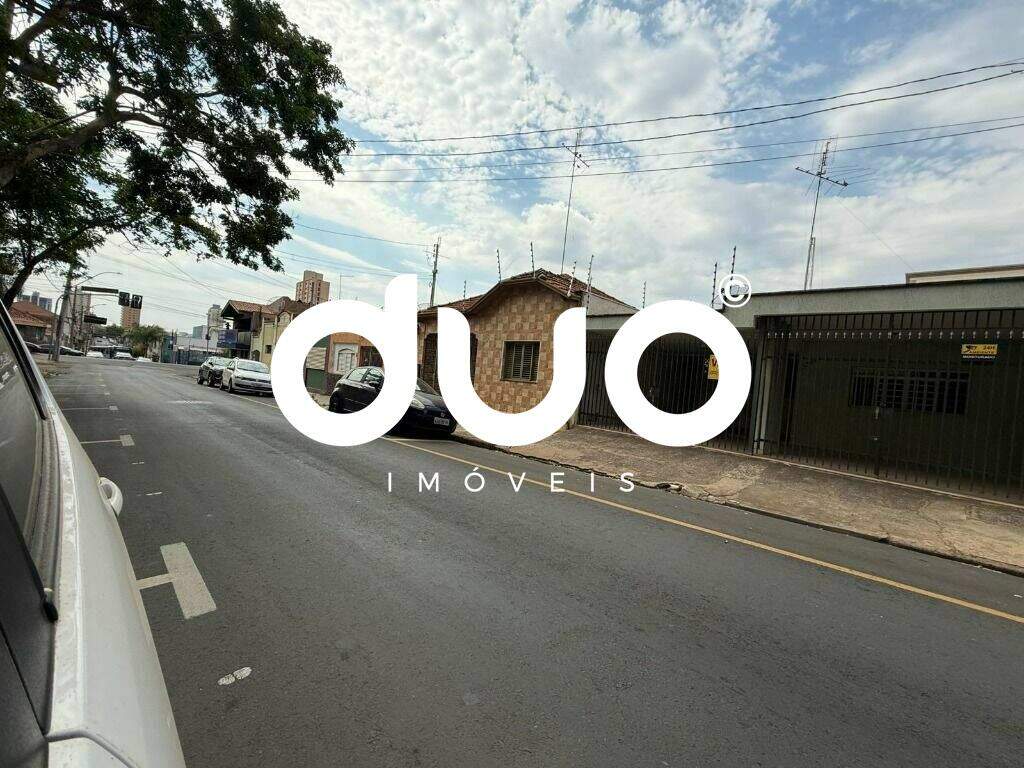 Casa à venda no Centro: 