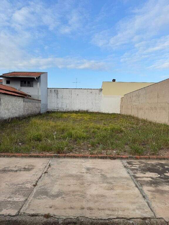 Terreno à venda no Jardim Bandeirantes: 