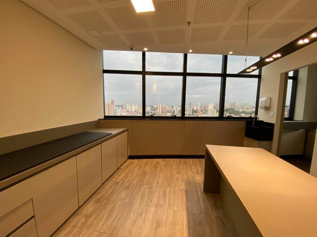 Sala à venda no Alto: 