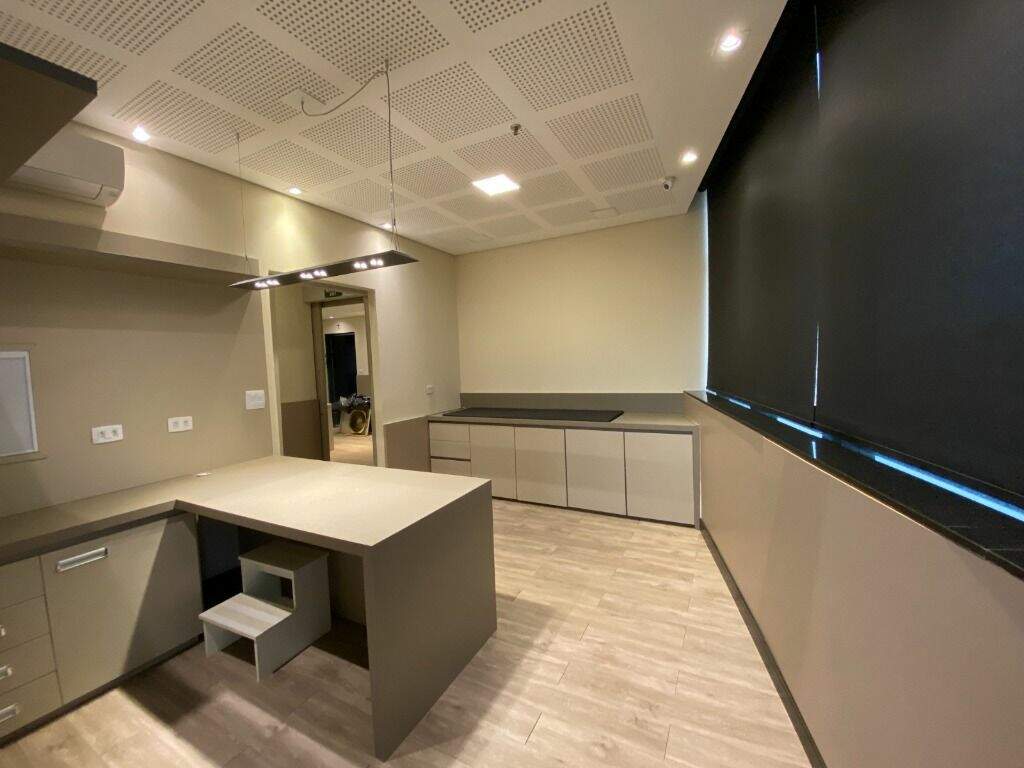 Sala à venda no Alto: 
